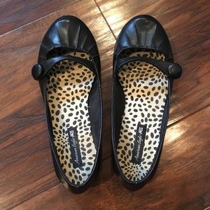 AE black flats